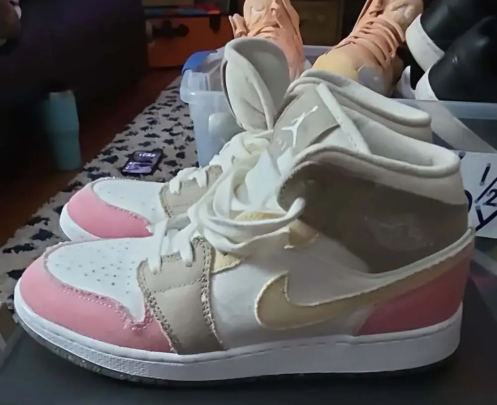 Jordan Air Jordan 1 Mid SE Pastel Grind Size 5.5Y Pink White DJ0338-100